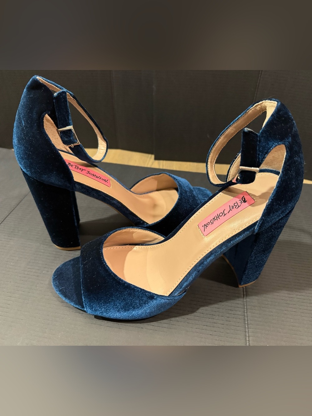 Betsey Johnson JessV Navy Velvet Ankle-Strap Platform Block Heel Peep Toe Size 9